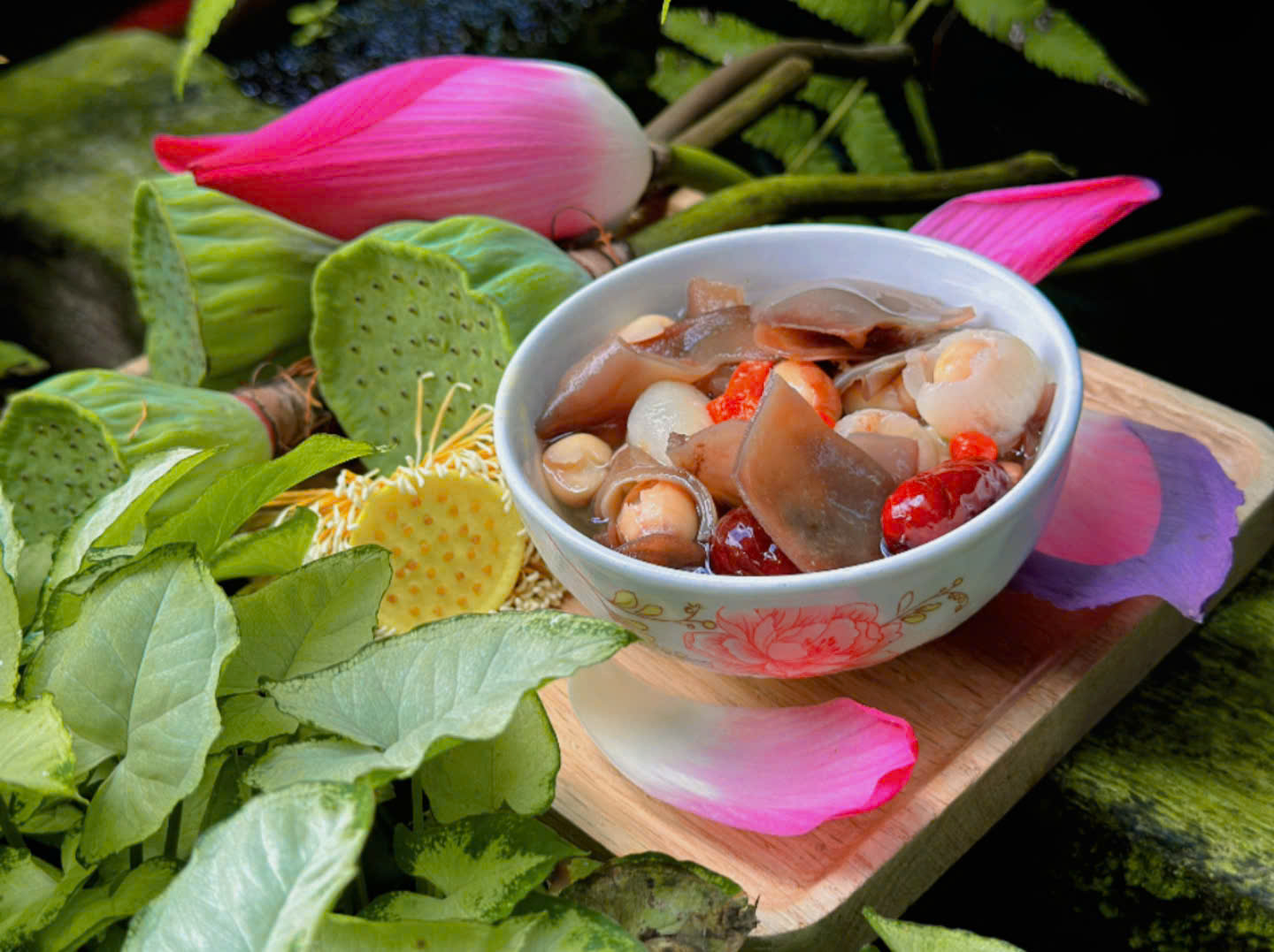 chè hạt sen nấm mèo Nutriworld